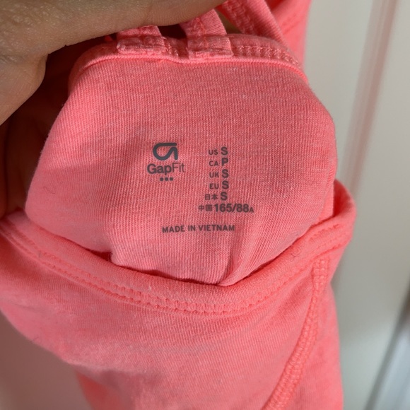 Gap Fit Shelf Bra Strappy Workout Tank Top ⚠️ - Picture 6 of 6